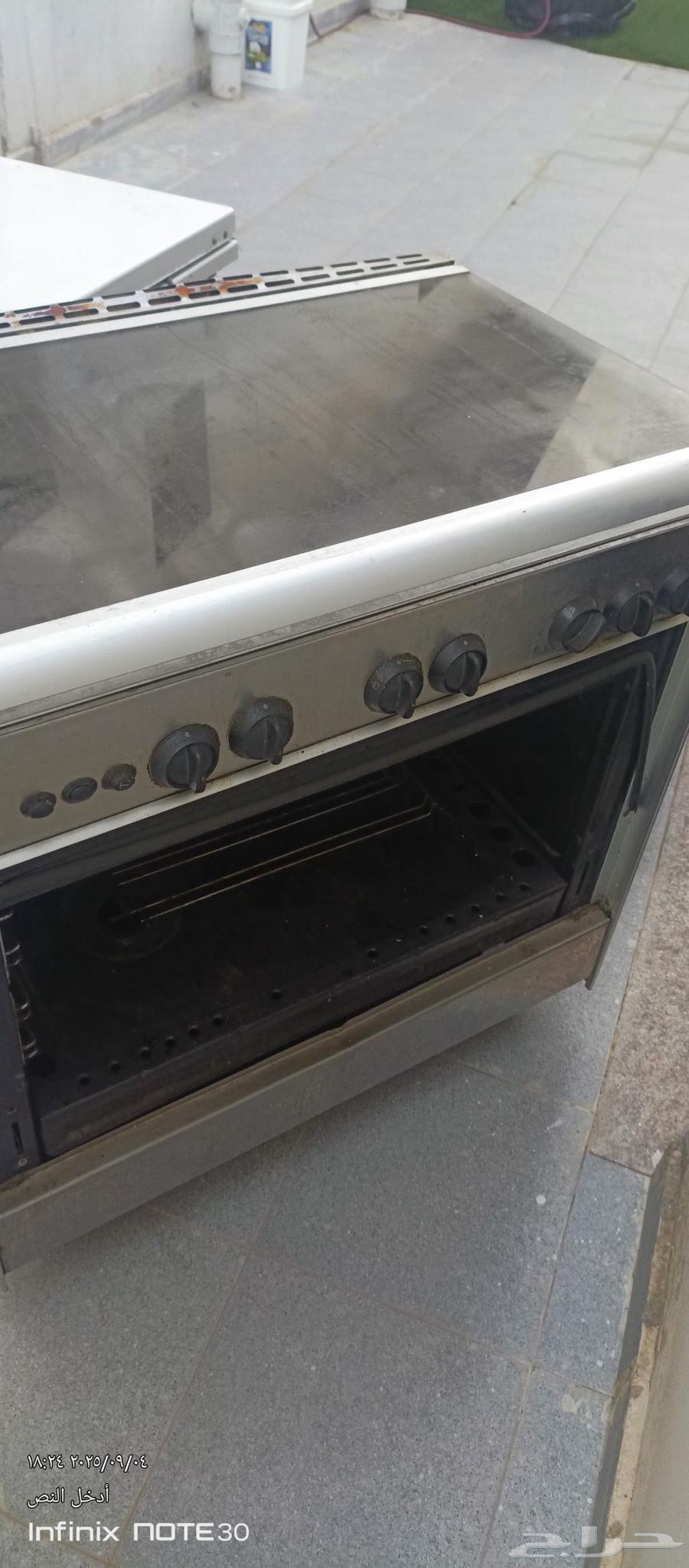 For sale, two gas bottles in good working condition as per requirement64424132364801112