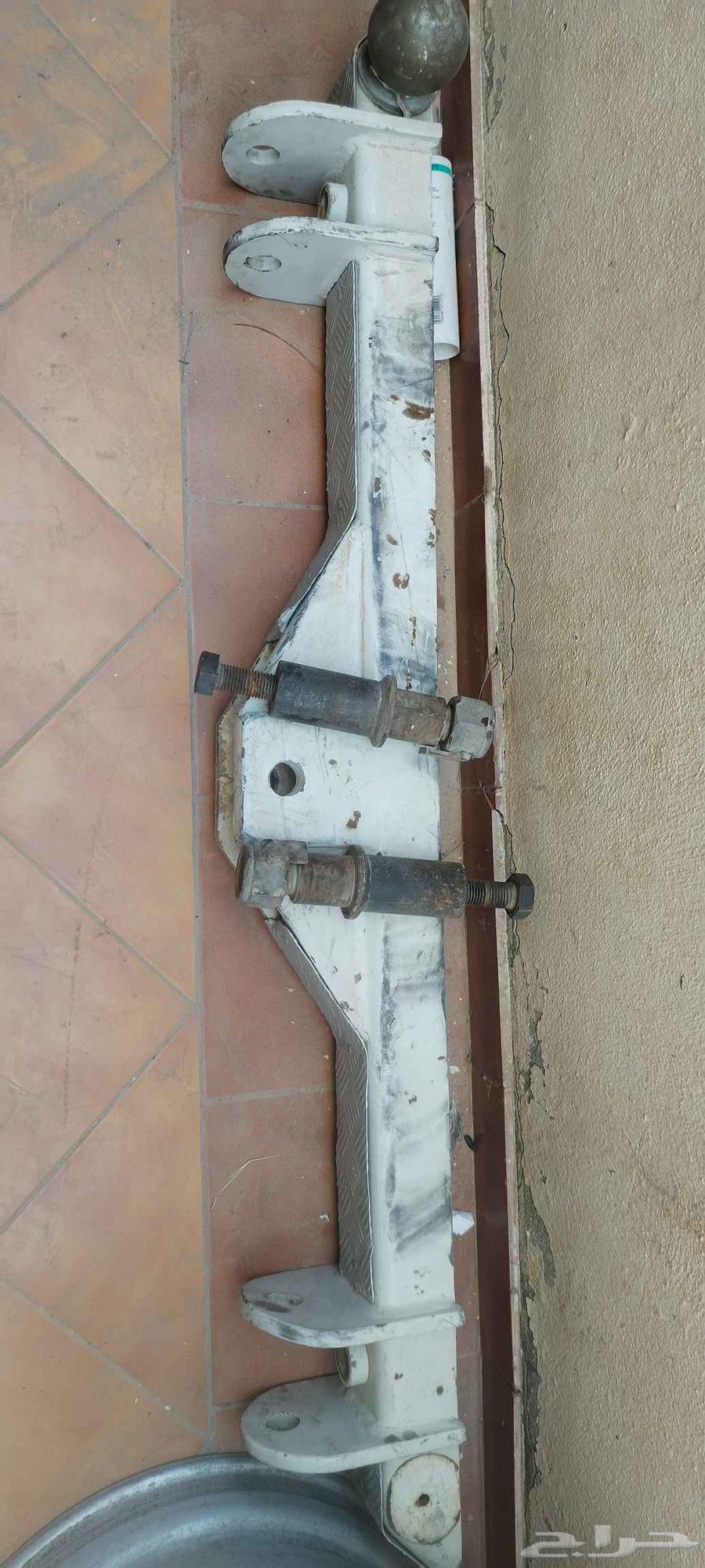 صدام سيارة فولفو 2005 ومافوق64584333555970110