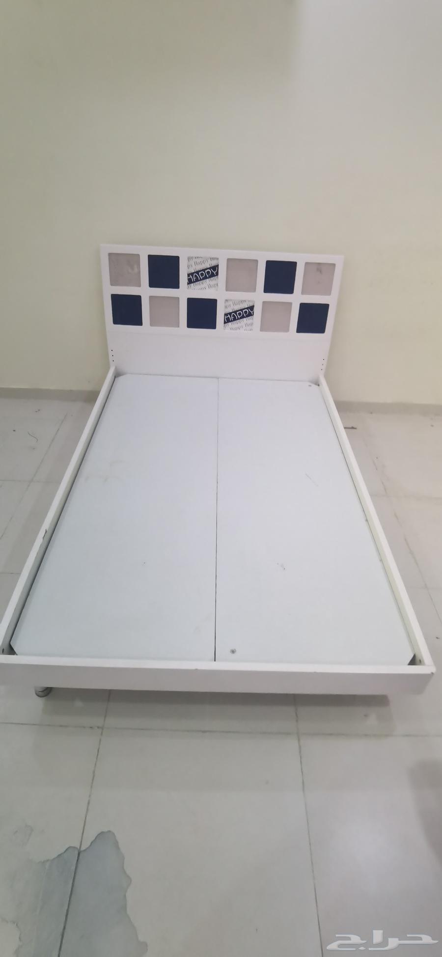 Urgently selling beds and we don't argue on price64424882813058111