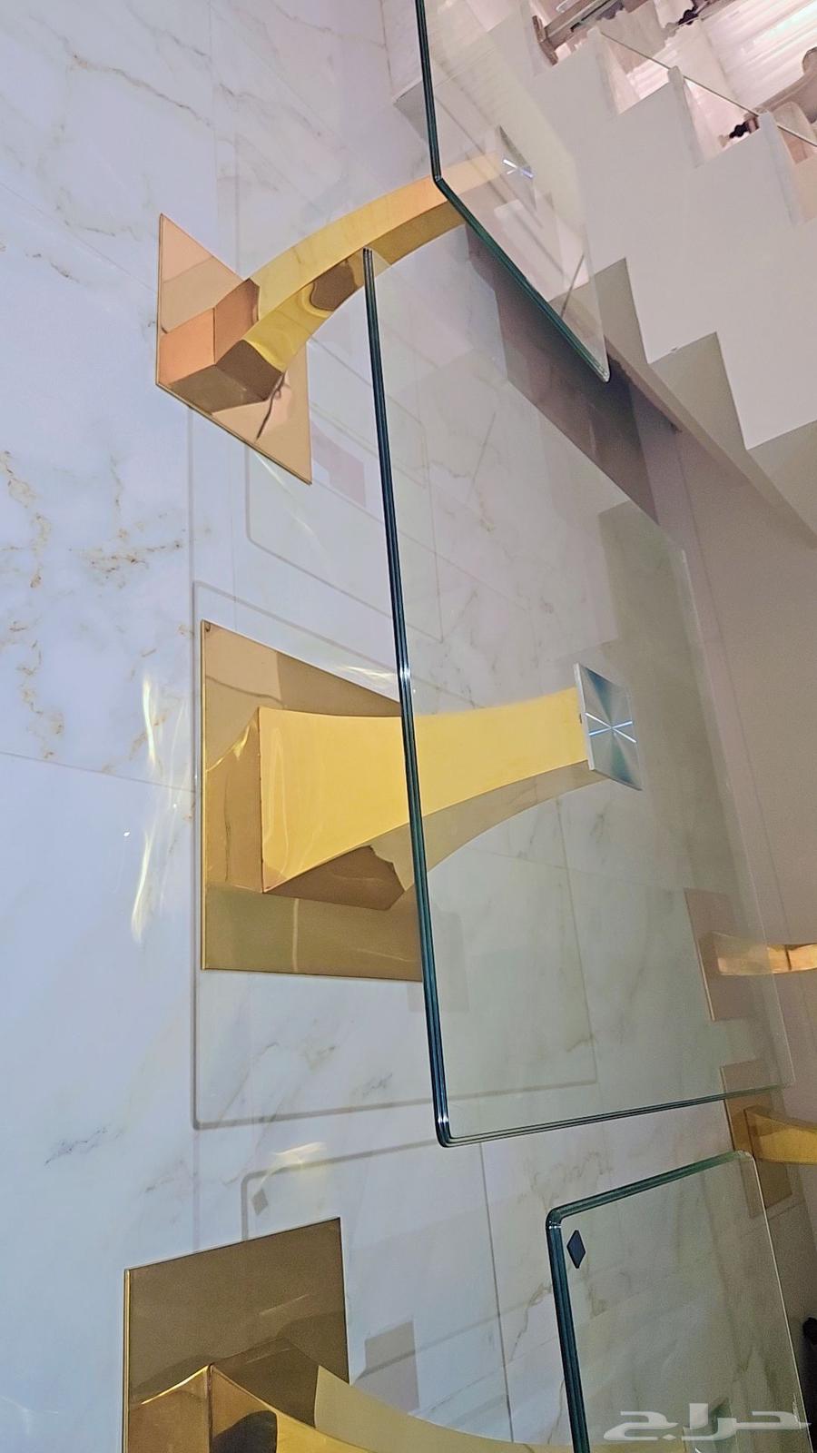 طاوله مربعه زجاج64425300432385110