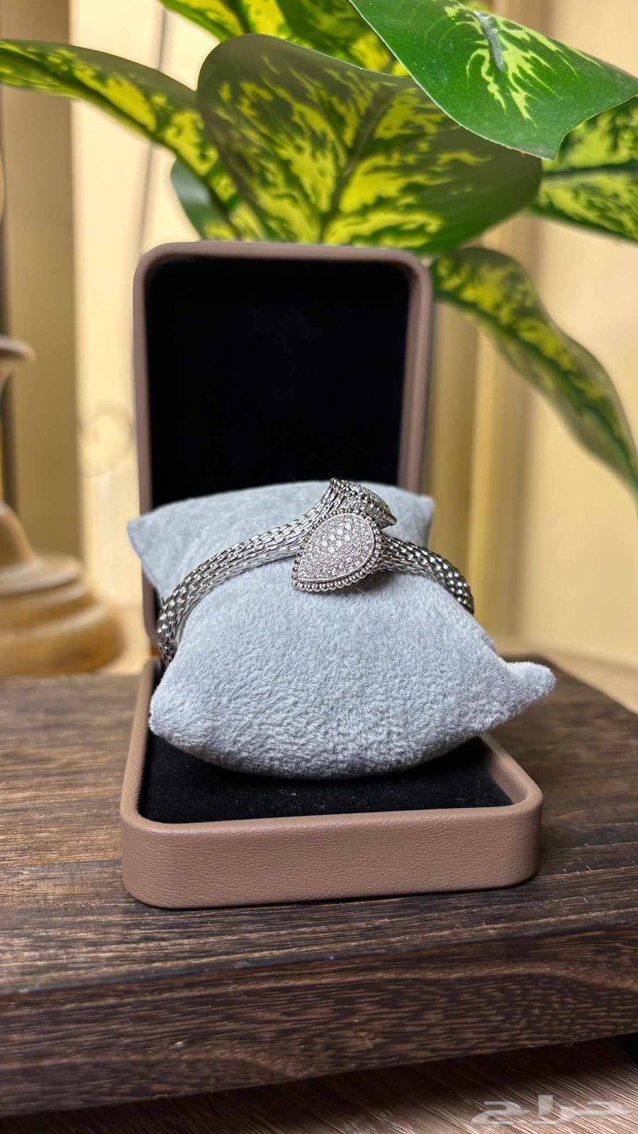 سواره ايطاليه جديده64425300406785110