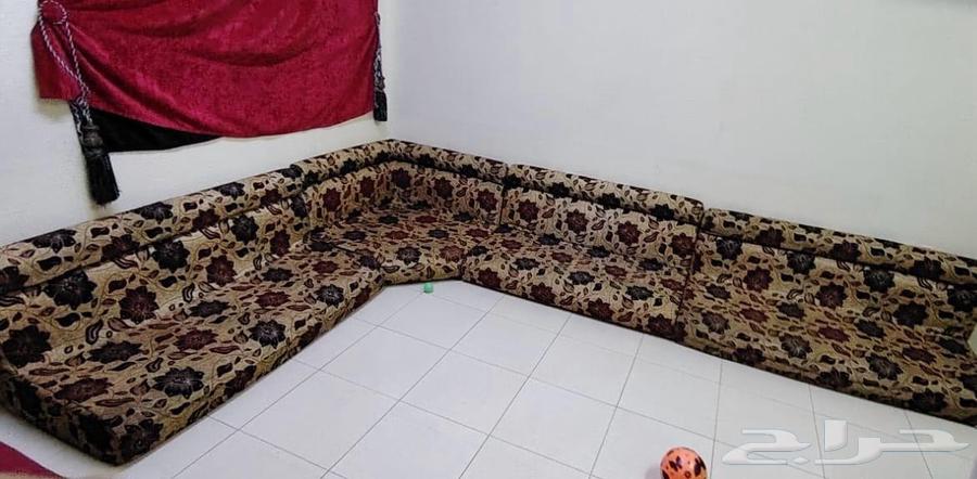Complete floor sofa set in very good condition64424564039681112