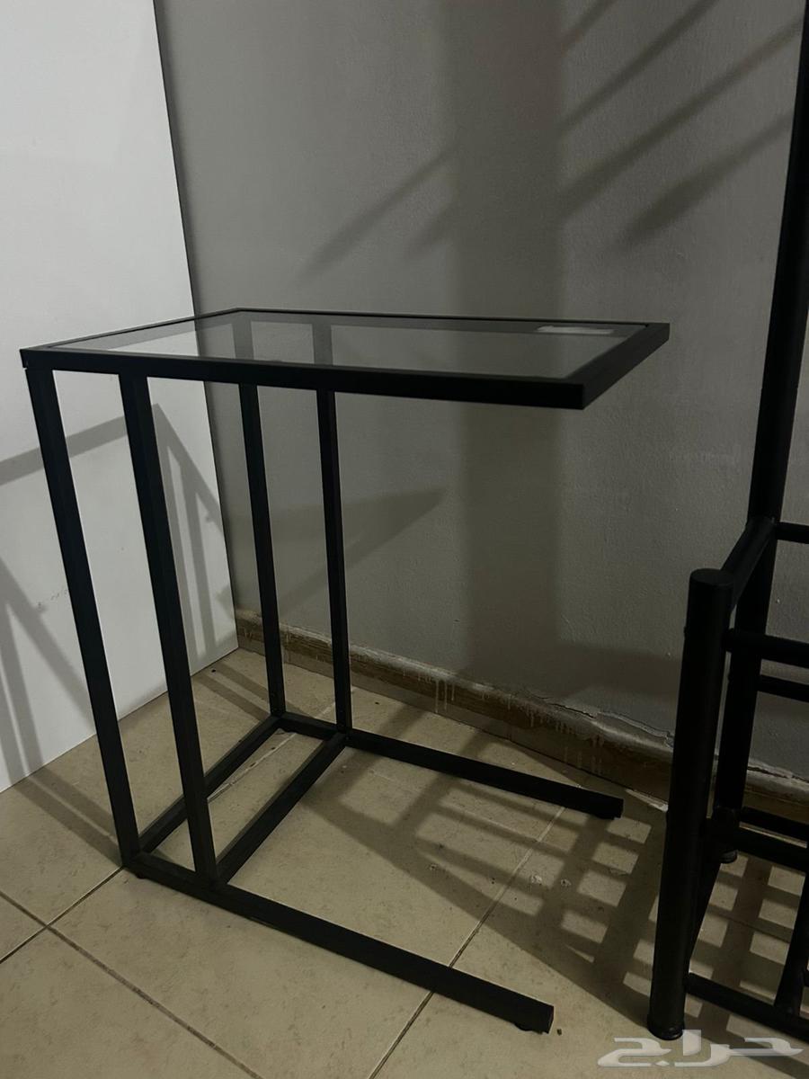 علاقة وطاولة جانبية من ايكيا64425837949826111