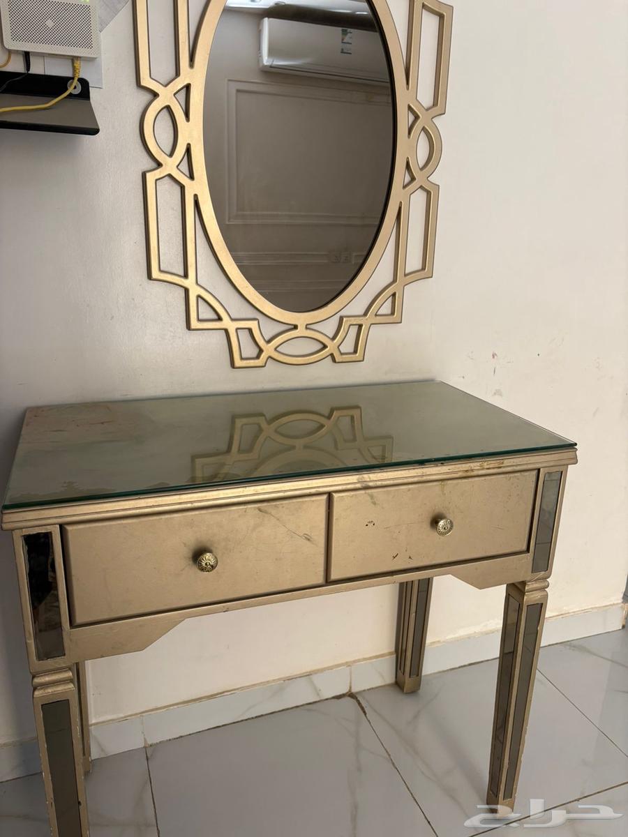 Dining table and sofa64421255945089112