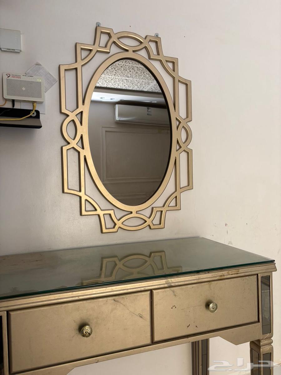 Dining table and sofa64421255945089113