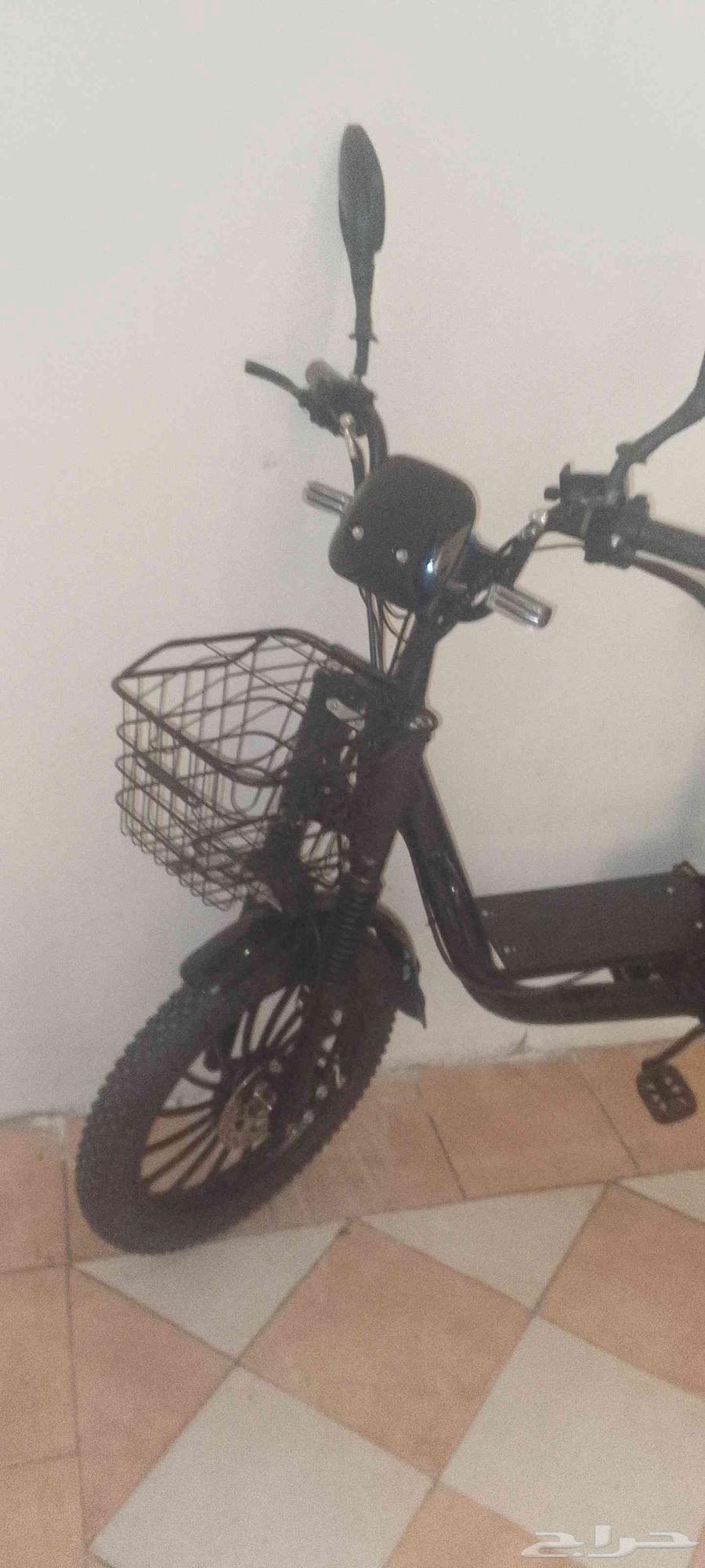 اسكوتر كهربائي مقاس 48 جديد شاحن واثنين مفاتيح وريموتين64420851130370110