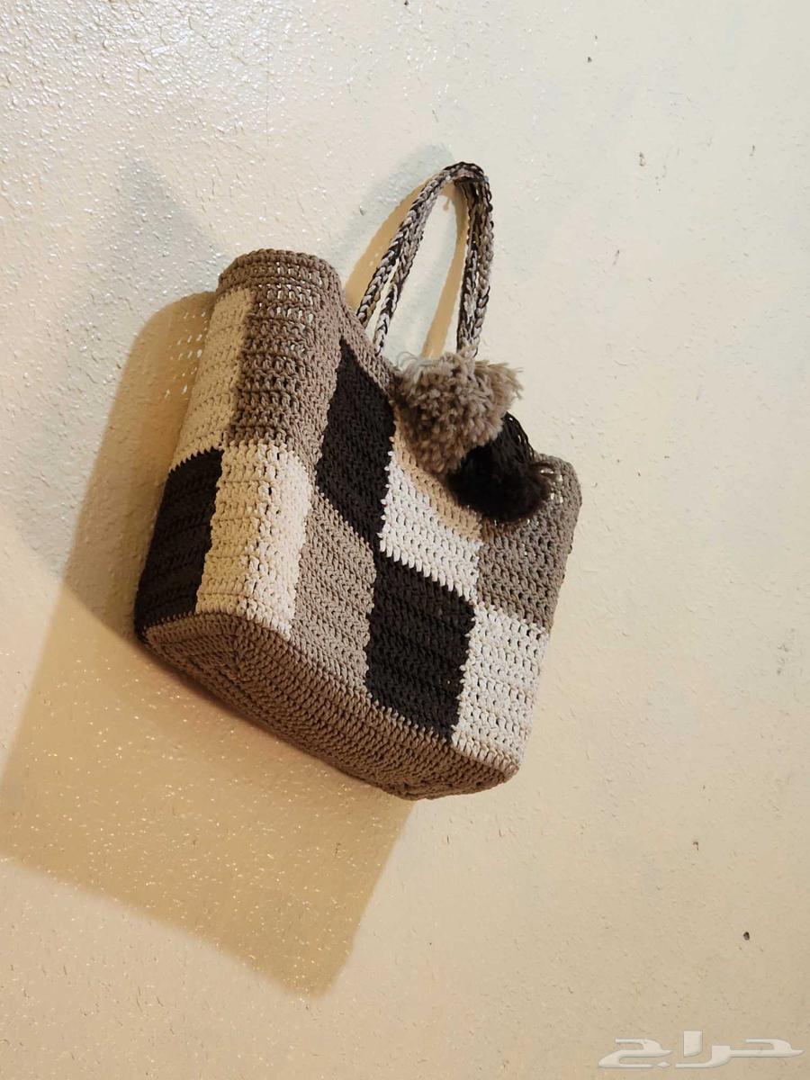 Table with 4 chairs and a Sado bag64421621750402110