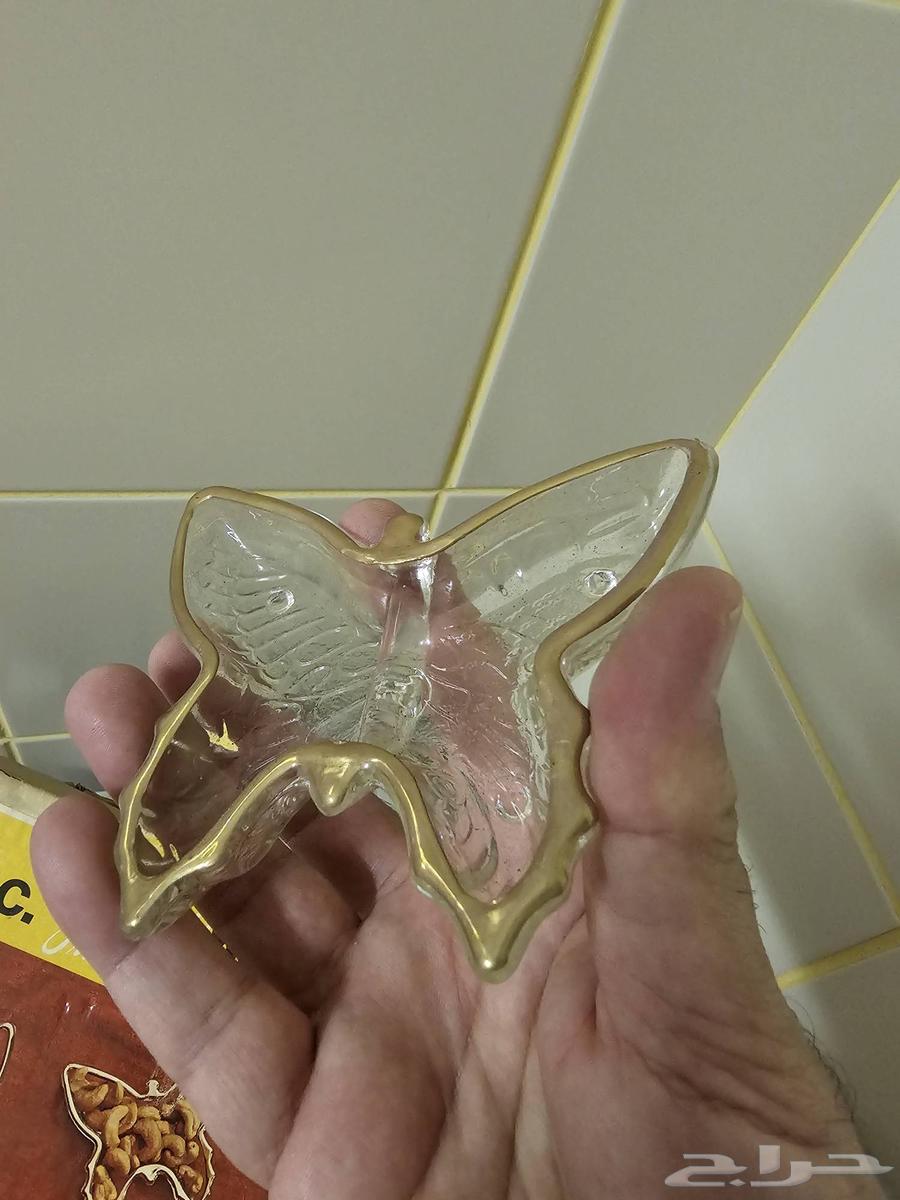 Italian nuts set with gilded edges64420674979329112