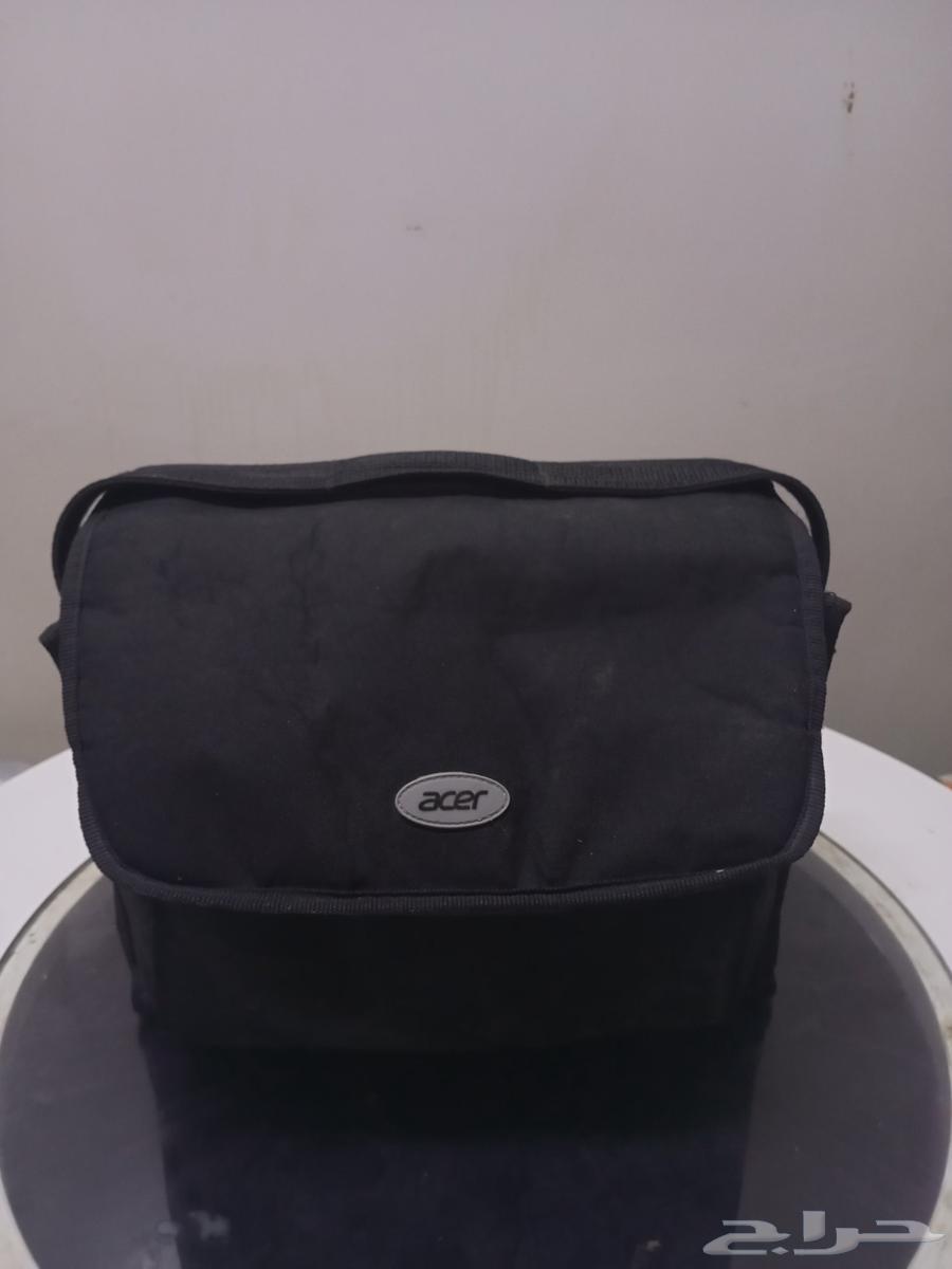 برجكتر acer بحالة ممتازة64421053635201111
