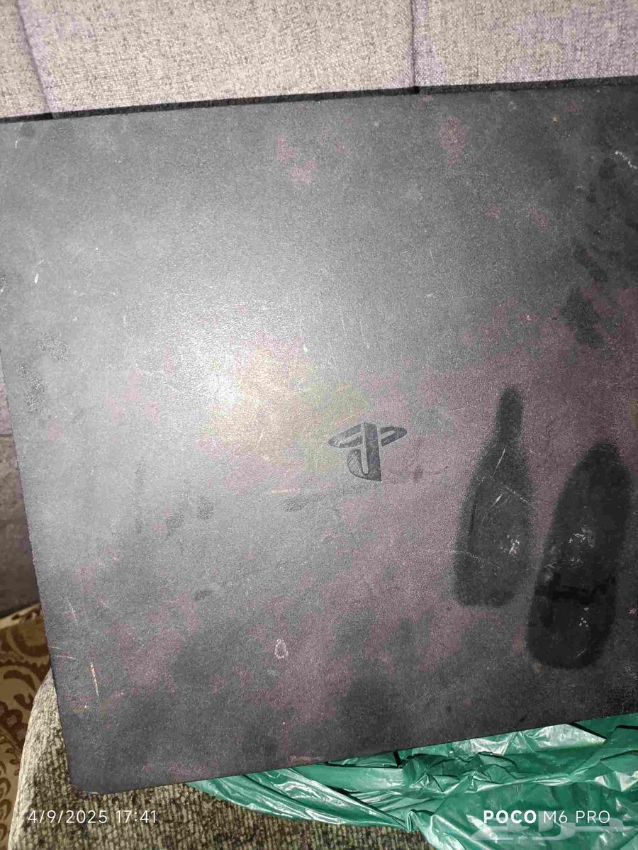 سوني 4 للبيع معه يد فقط64423810923267111