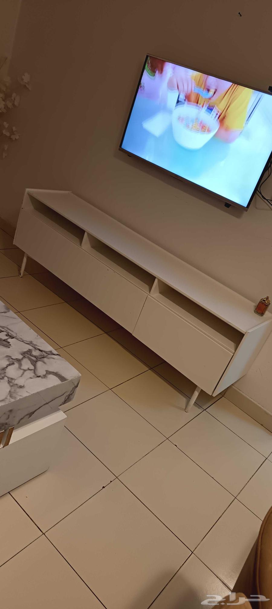 طاوله خدمه وطاوله تلفزيون للبيع المستعجل64420769355394110