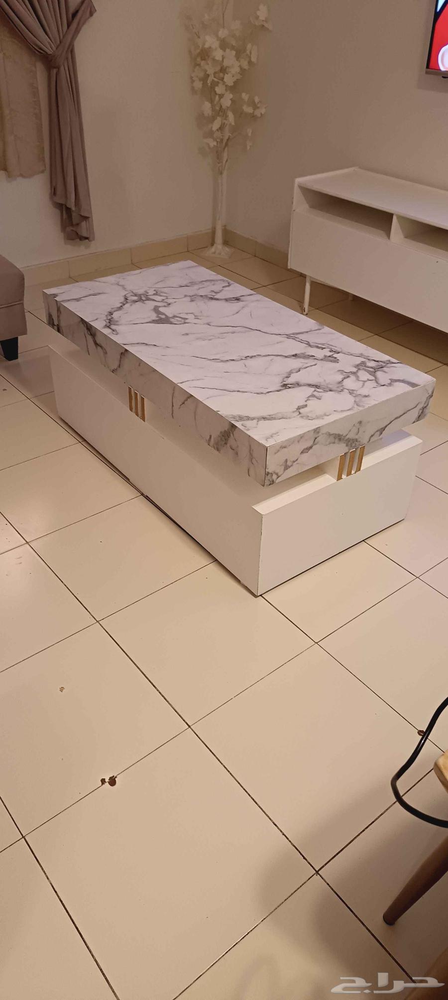 طاوله خدمه وطاوله تلفزيون للبيع المستعجل64420769355394111