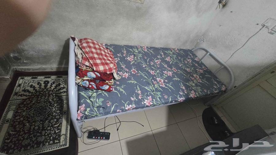 سرير مستعمل للبيع64422205278978111