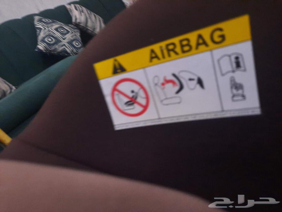 مقعد سياره لل الأطفال وعربية للمشي64425597033602110