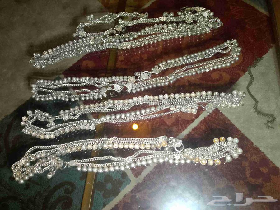 خلخال قديمه وفازات صيني قديم الزمان على السوم64420054432003110