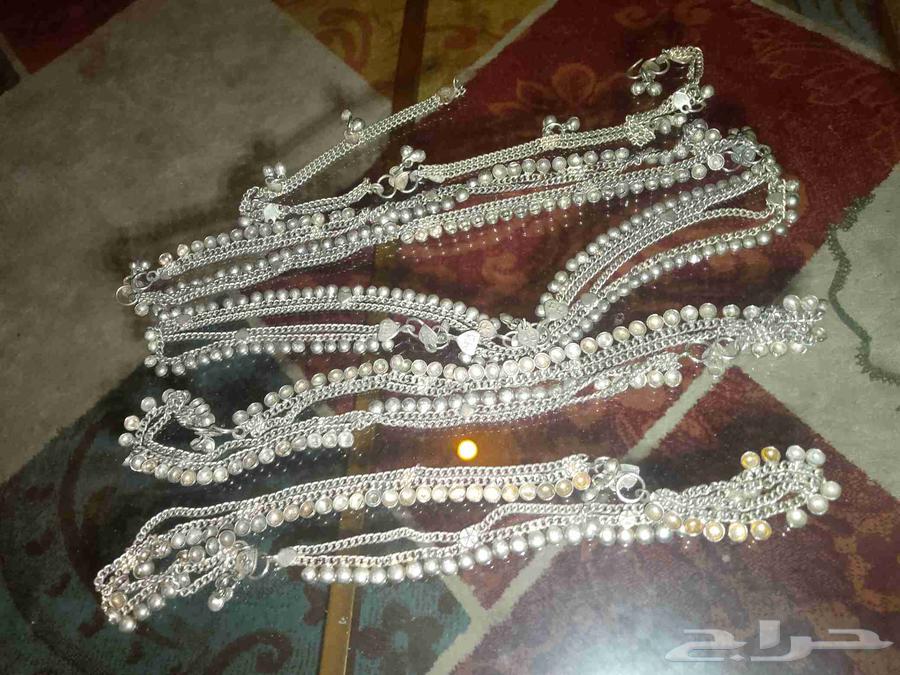 خلخال قديمه وفازات صيني قديم الزمان على السوم64420054432003111