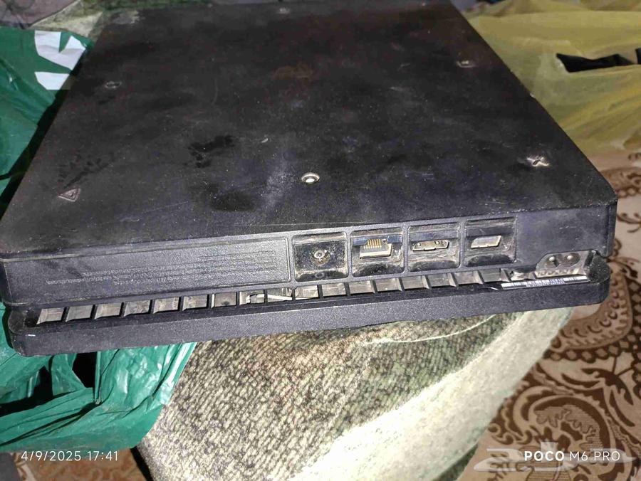 سوني 4 للبيع معه يد فقط64423810923267110