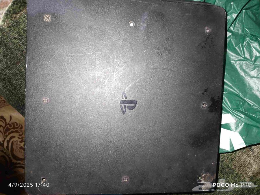 سوني 4 للبيع معه يد فقط64423810923267112