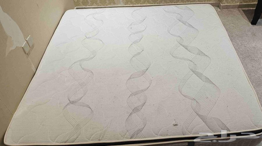 عدد 2 مرتبة 180 200 ومرتبة 200 200 بحالة ممتازة استخدام بسي64424307292929112