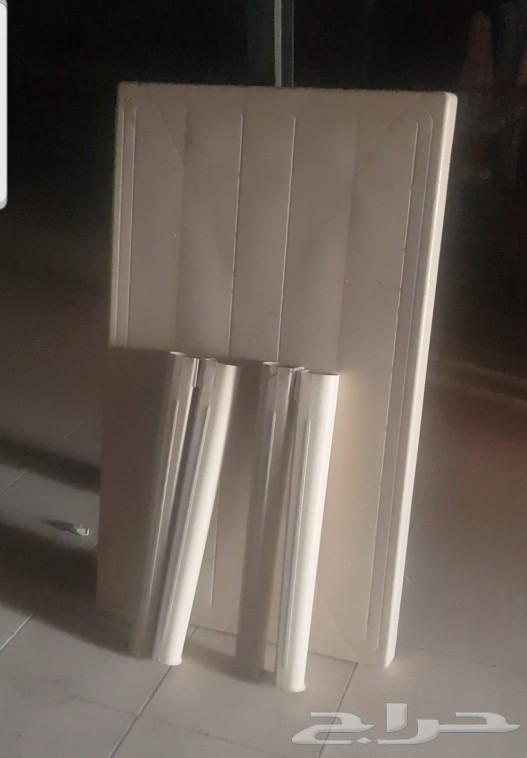 Semi-new rectangular plastic table64420364394881110