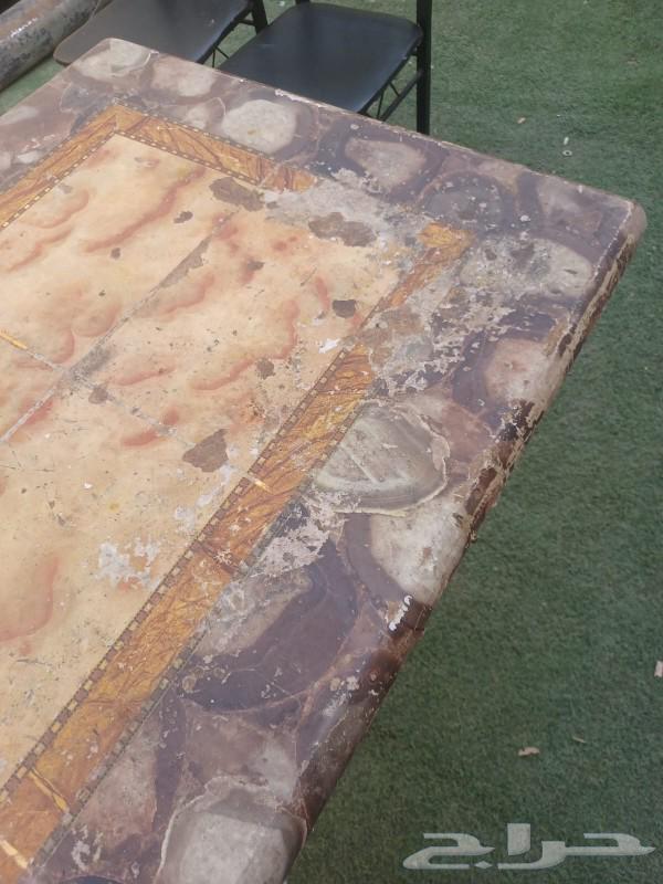 Dining table with two chairs64421013332866113