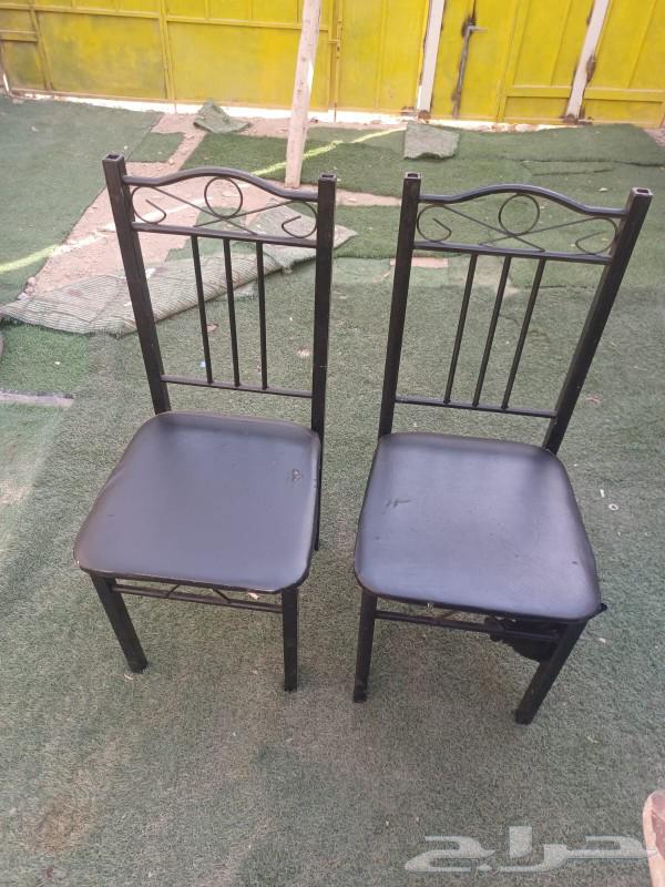 Dining table with two chairs64421013332866111