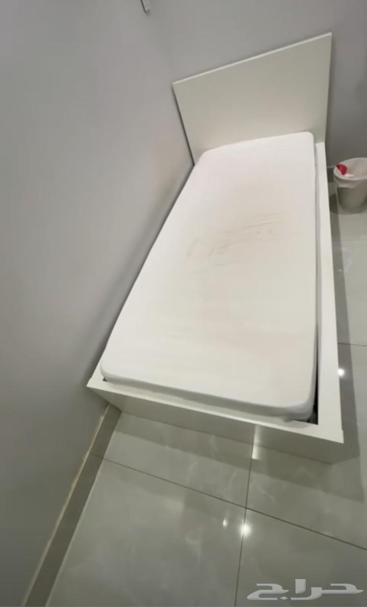 سريرين 2 نضيفه لي البيع ابو نفر64422178156545114