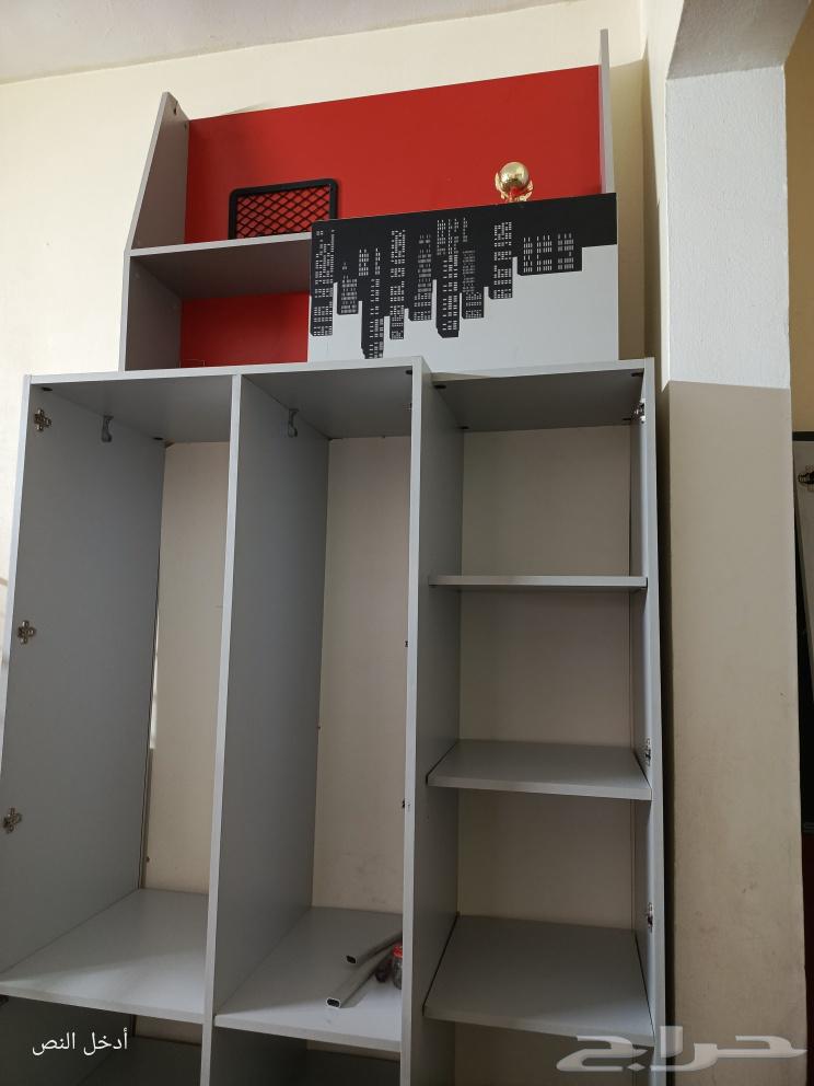 دولاب إيكيا نظيف ب 150 معه مكتب مفكوك جاهز64425556236929111