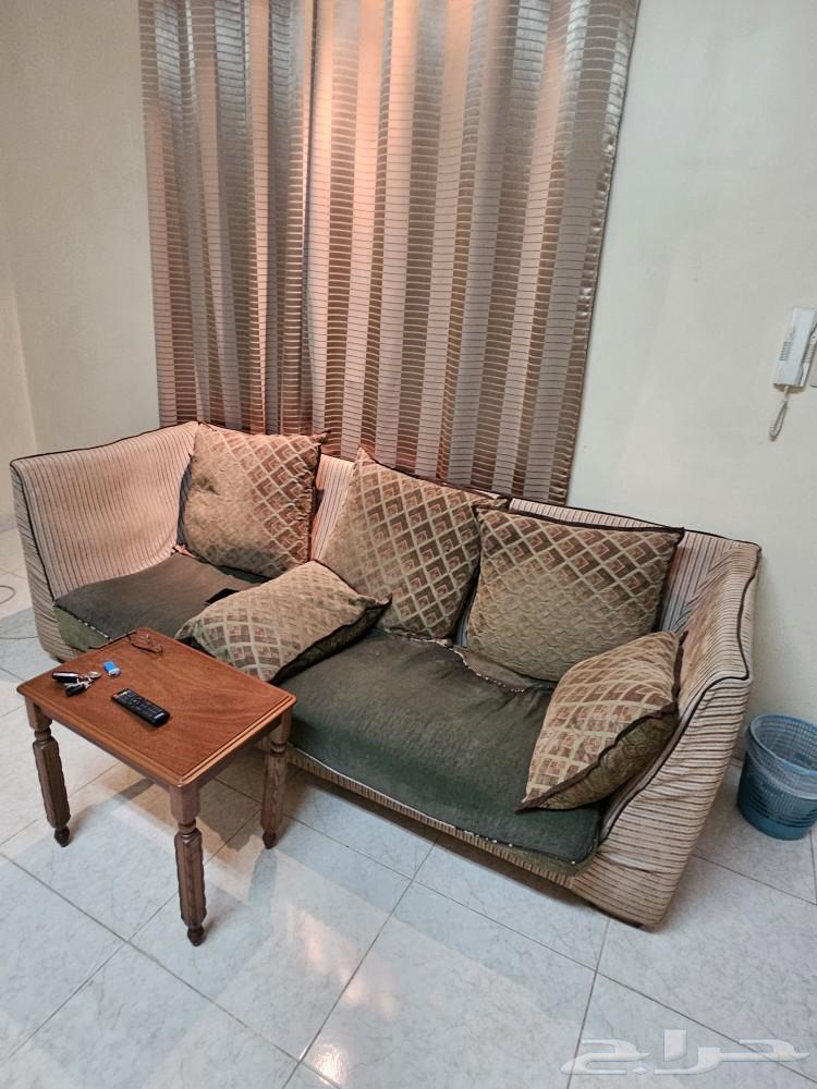 Sofa set for sale for 100 SAR at a very very very attractive price64425421724931111
