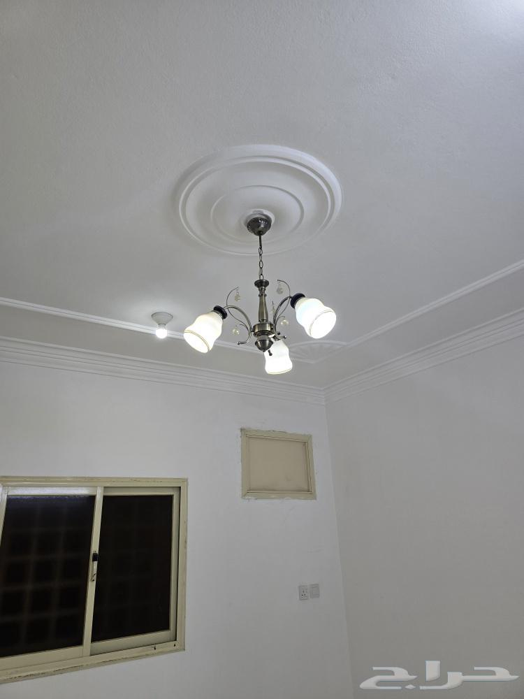 Sinks and Chandeliers64425300457986114