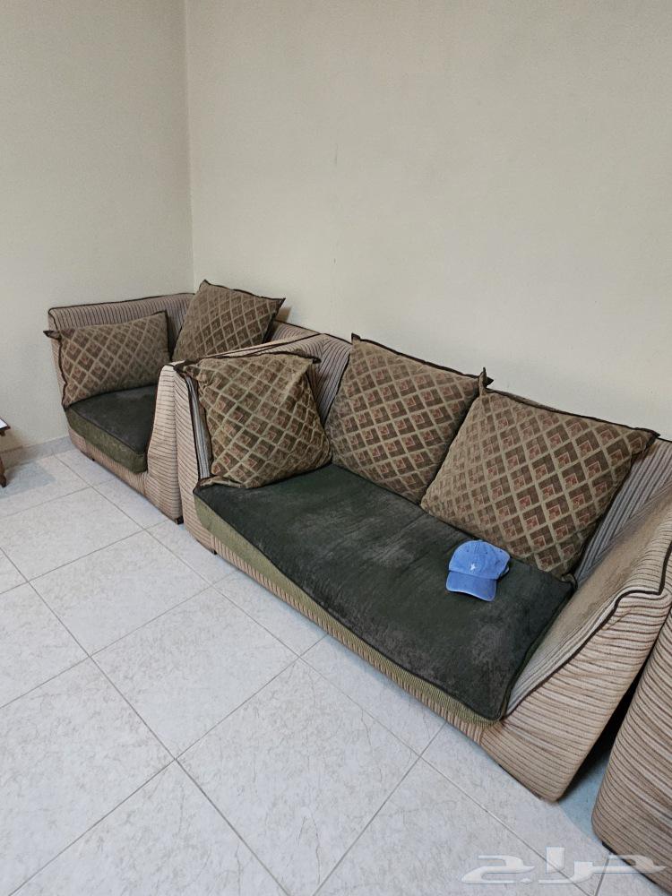 Sofa set for sale for 100 SAR at a very very very attractive price64425421724931110