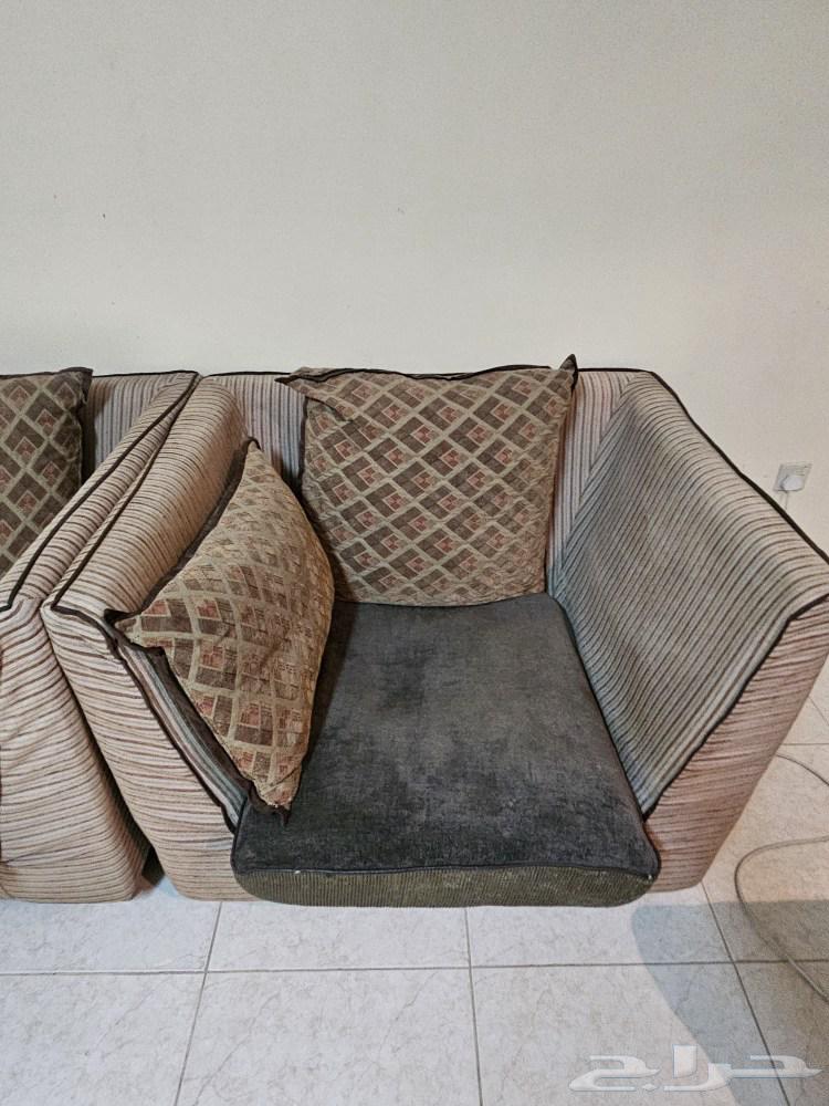 Sofa set for sale for 100 SAR at a very very very attractive price64425421724931112