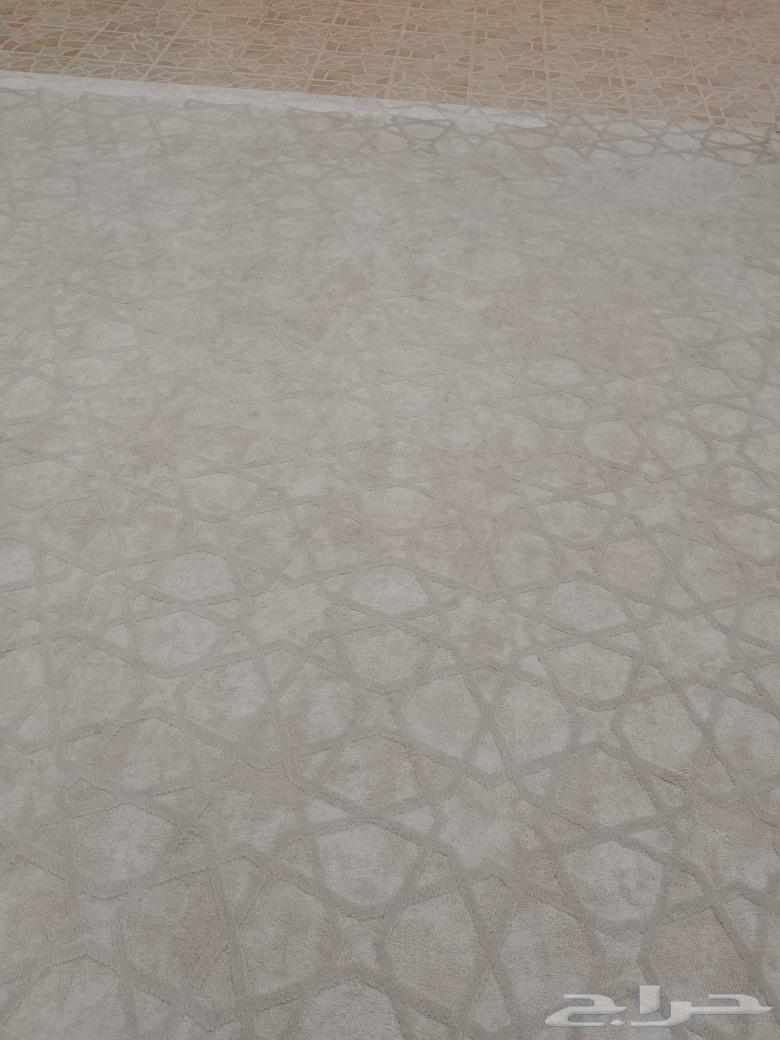 فرشة مقاس 4 4 نظيفة ومافيها حروق وتقدر تشوفها قبل تدفع فلوسك64423877616001112