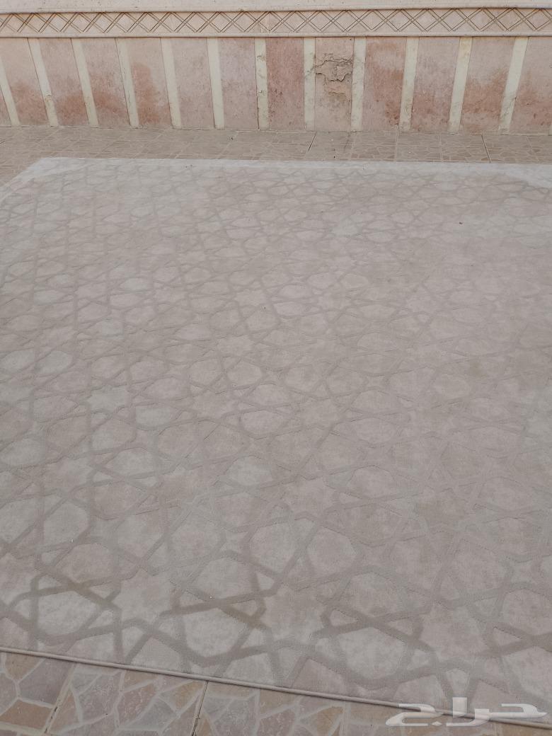 فرشة مقاس 4 4 نظيفة ومافيها حروق وتقدر تشوفها قبل تدفع فلوسك64423877616001111