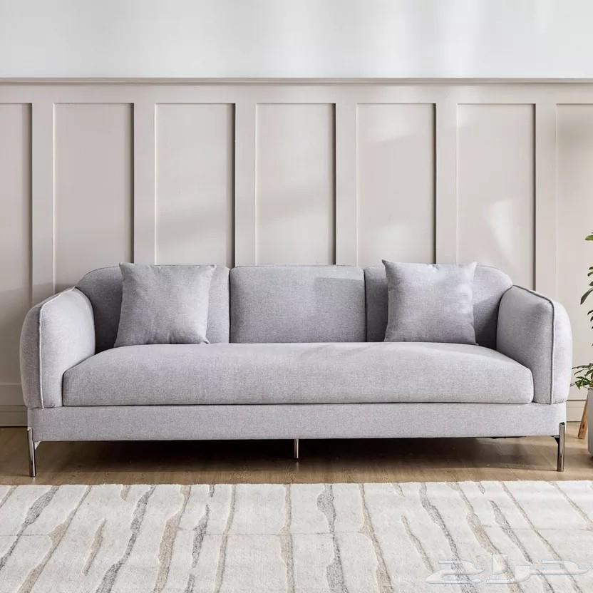 3 modern sofas for free display right now at 3,389 new riyals from Home Center64422123729411111