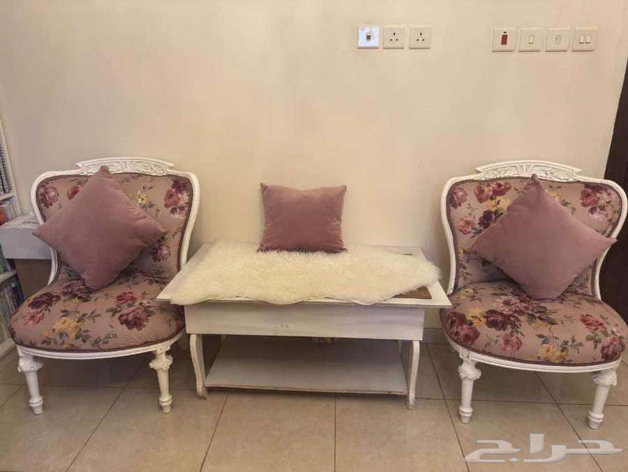 كنب مجلس مع ملحقاته من ستارة وفرش وطاوله.. وكرسي قيمرز64425569704579111