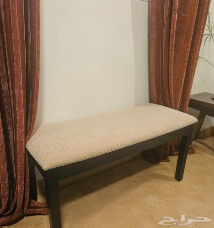 Selling this furniture in good condition and at negotiable p64433134773507111