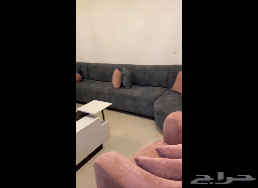Sofa64430381695746114