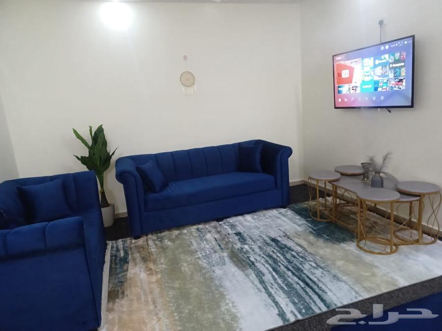 كنب باللون الكحلي قماش مخمل جديد مكون من ثلاثة قطع للبيع64431008112259111