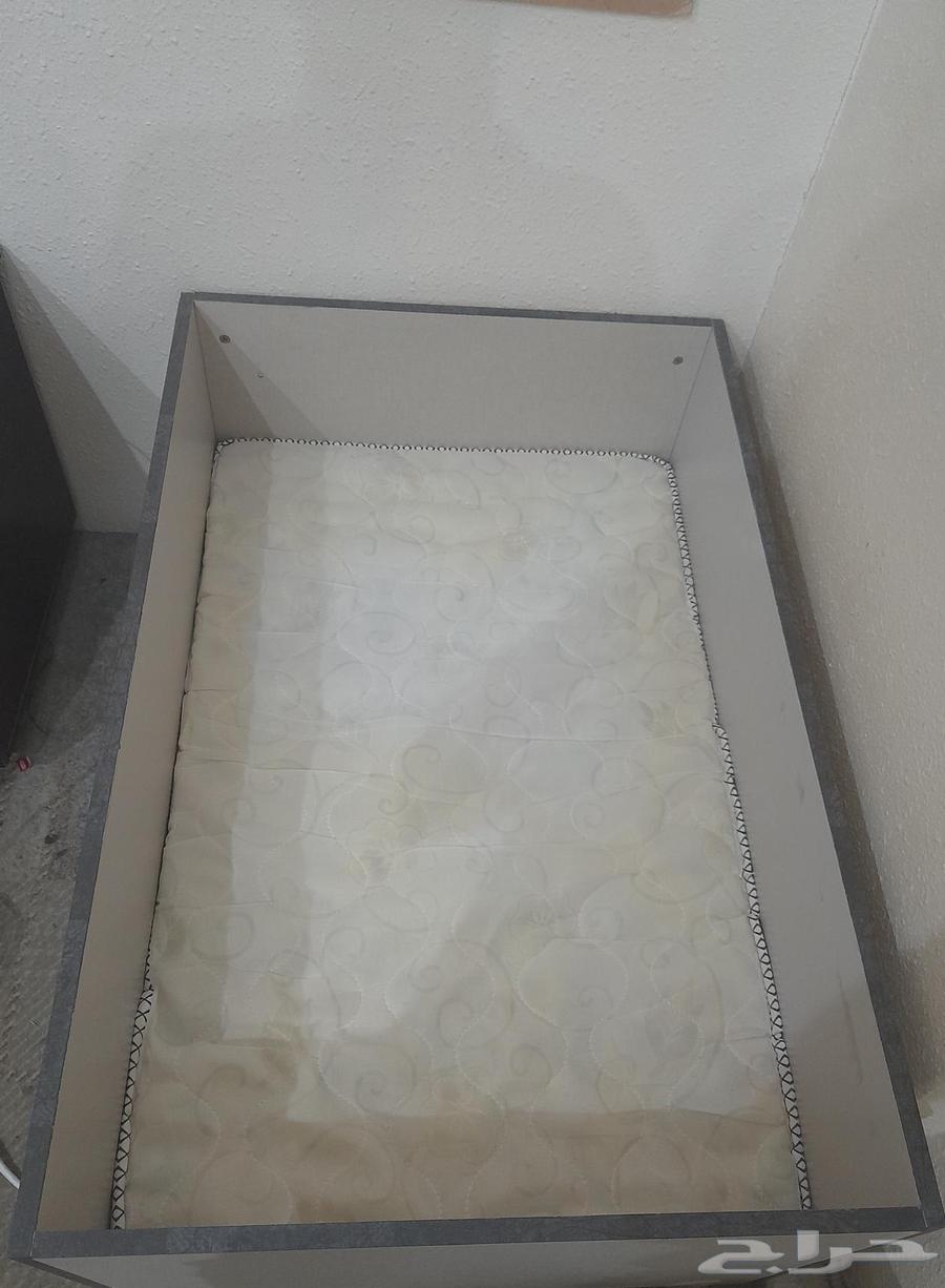 سرير اطفال 80 سم استعمال شهرين فقط . السعر 28064428026490754113