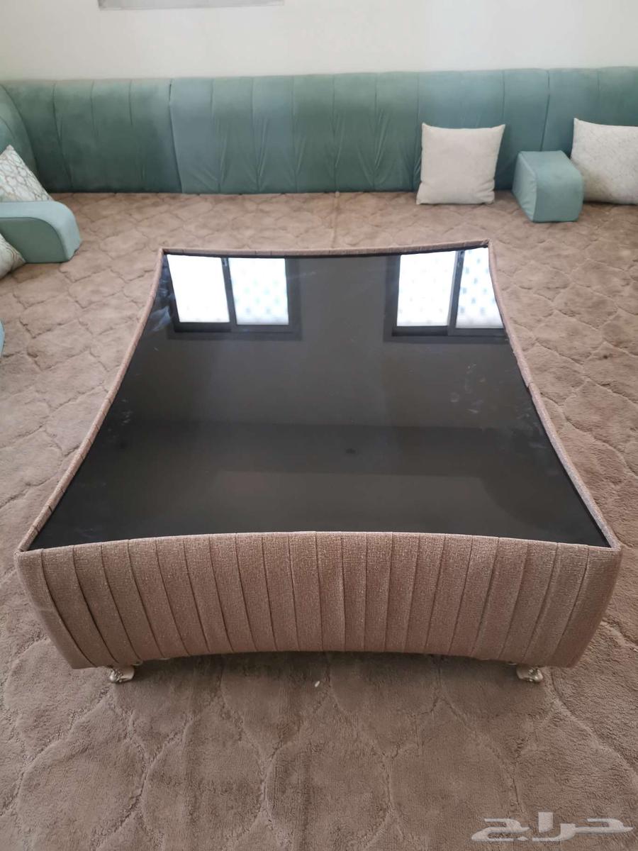 طاولة شبه جديد كبيره64429035958019110