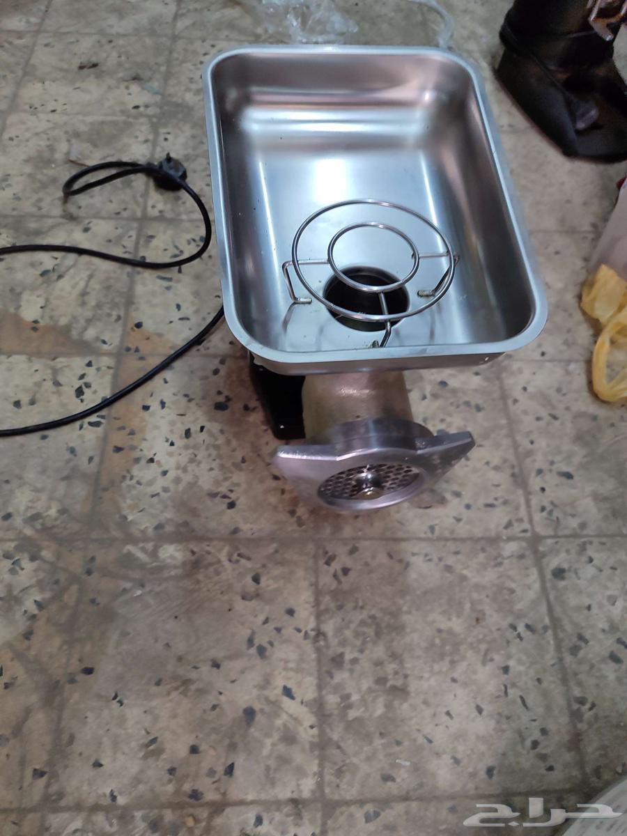 مفرمة لحم إيطالي شبه جديدة مقاس 32ماركةCgt64428496560771112