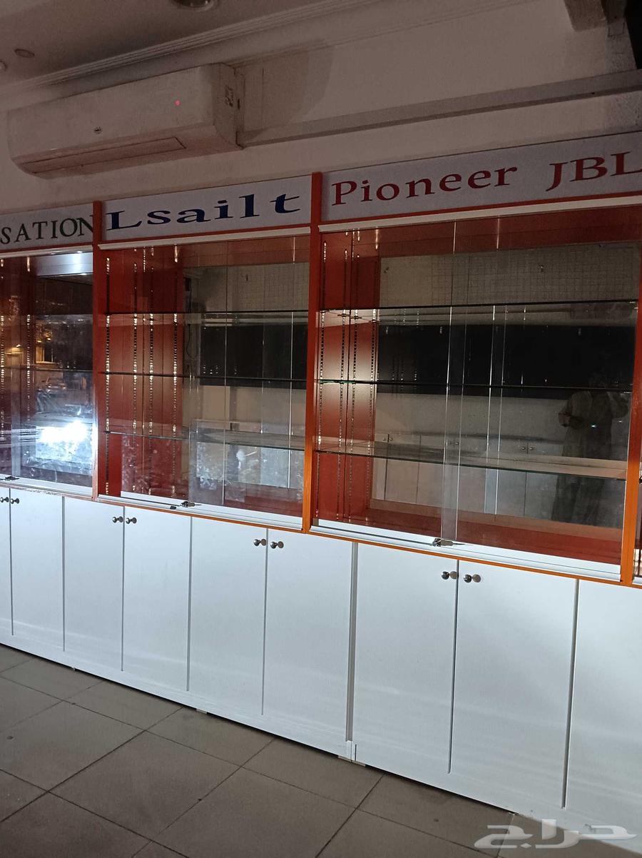 دواليب خشب و زجاج محل زينة64429451812097112