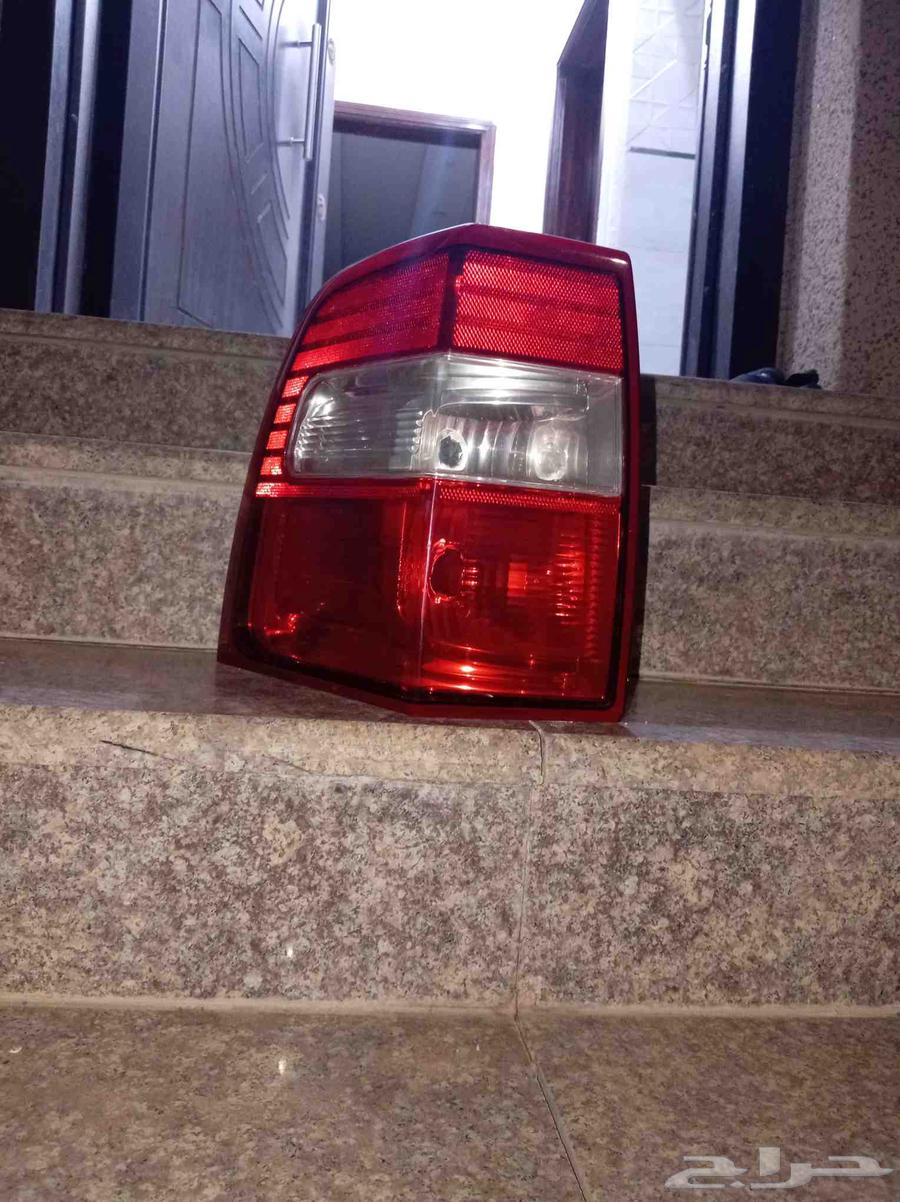 اصطب خلفي يسار فيه دقه من فوق وا مافيه شي غير ادقه64591840387585110