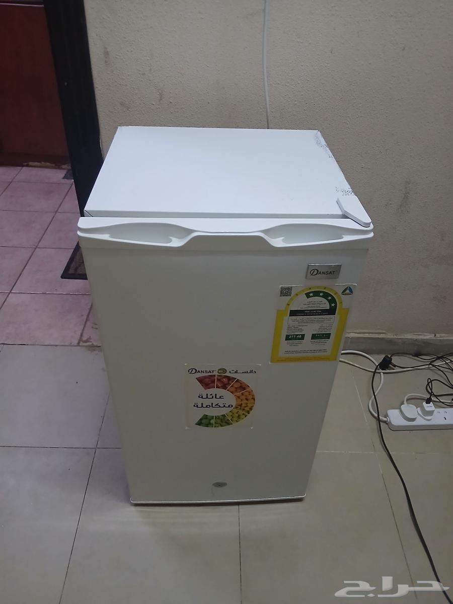 Furniture for sale: bed, refrigerator, screen, projector, and air conditioner64431786398081110