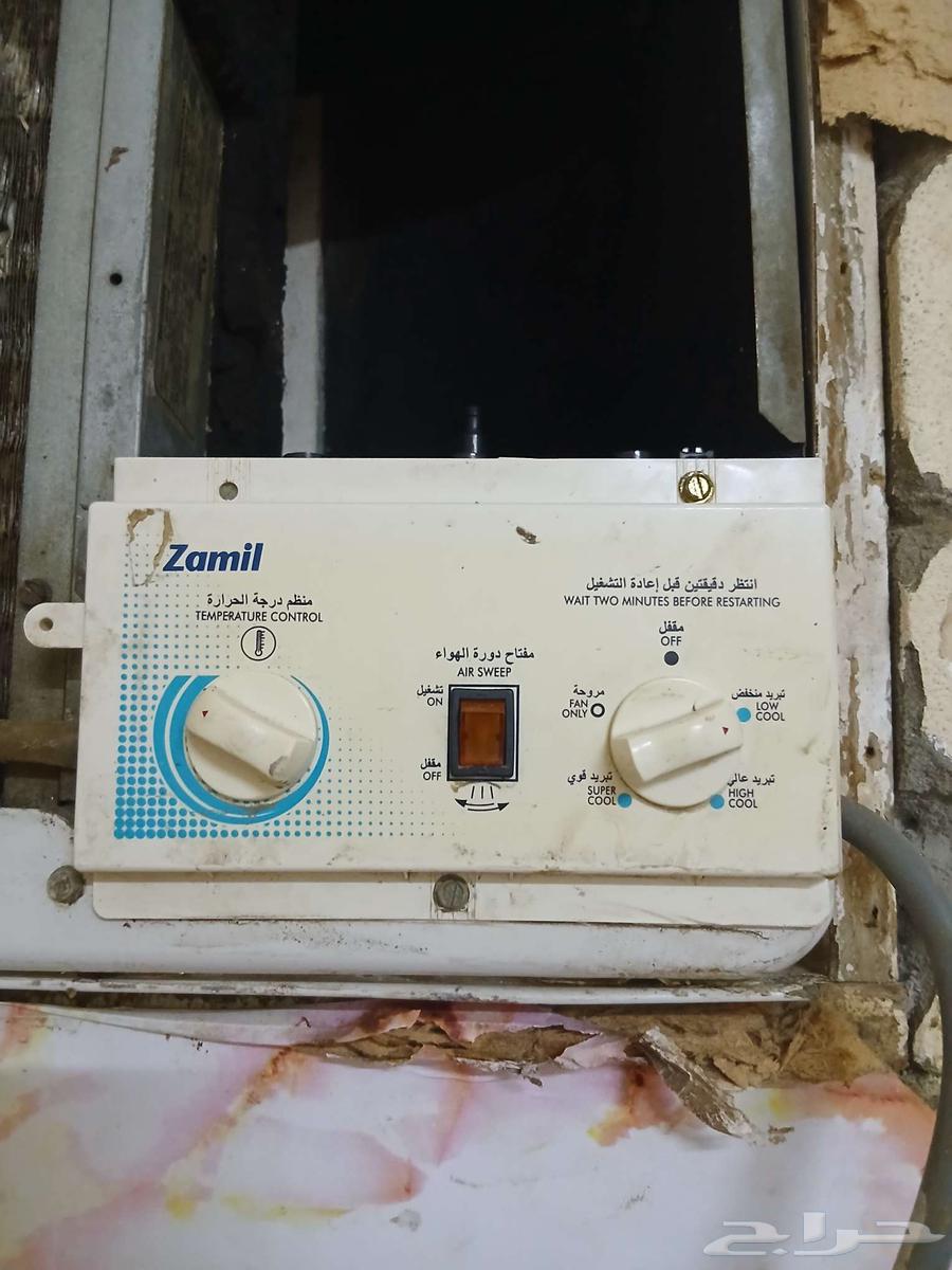 Furniture for sale: bed, refrigerator, screen, projector, and air conditioner64431786398081114