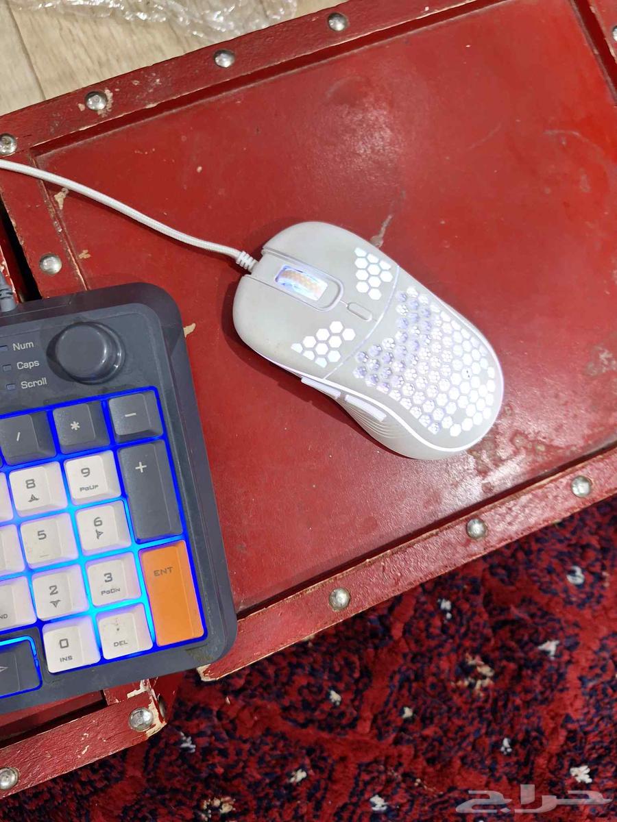 Mouse and keyboard64432237701633112