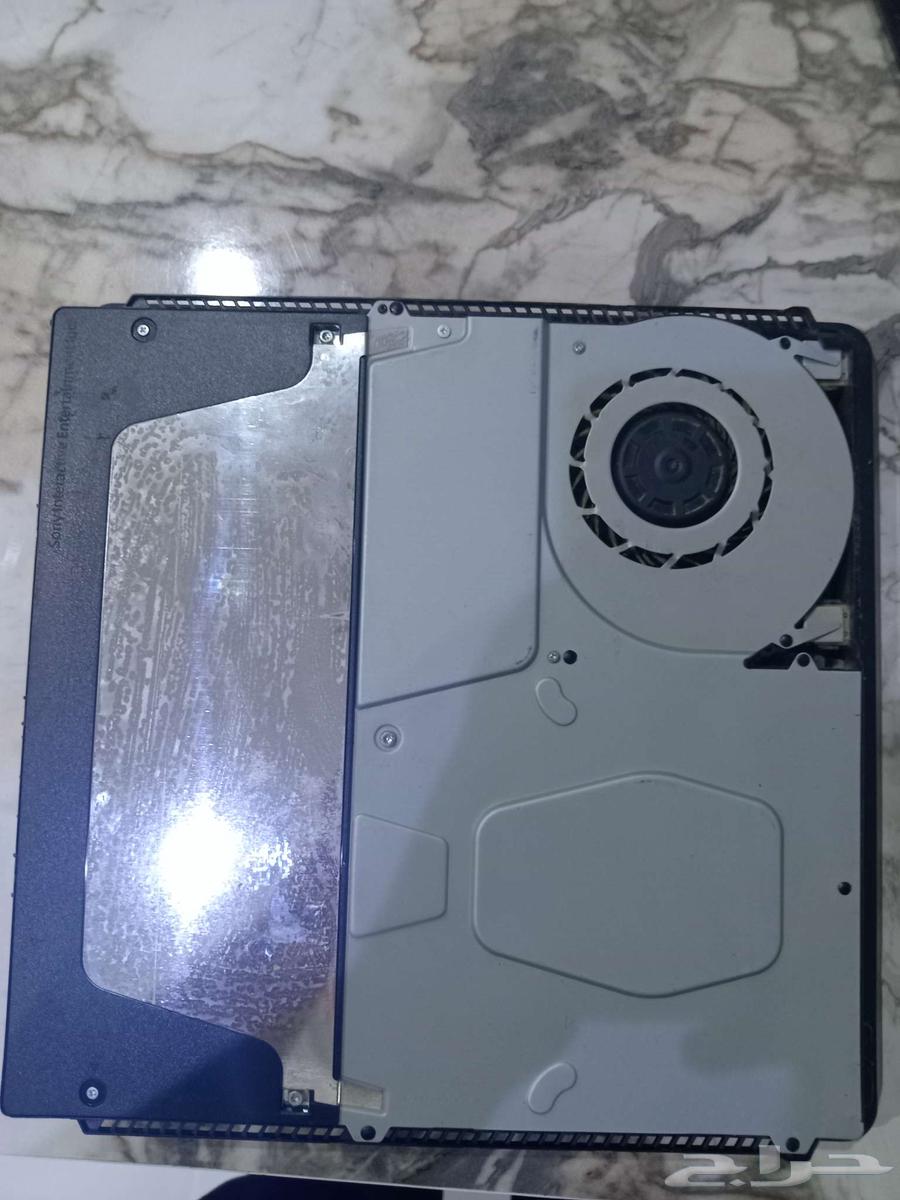 سوني 4 نسخة السلم نظيف ومعه واسلاكه64429641143170112