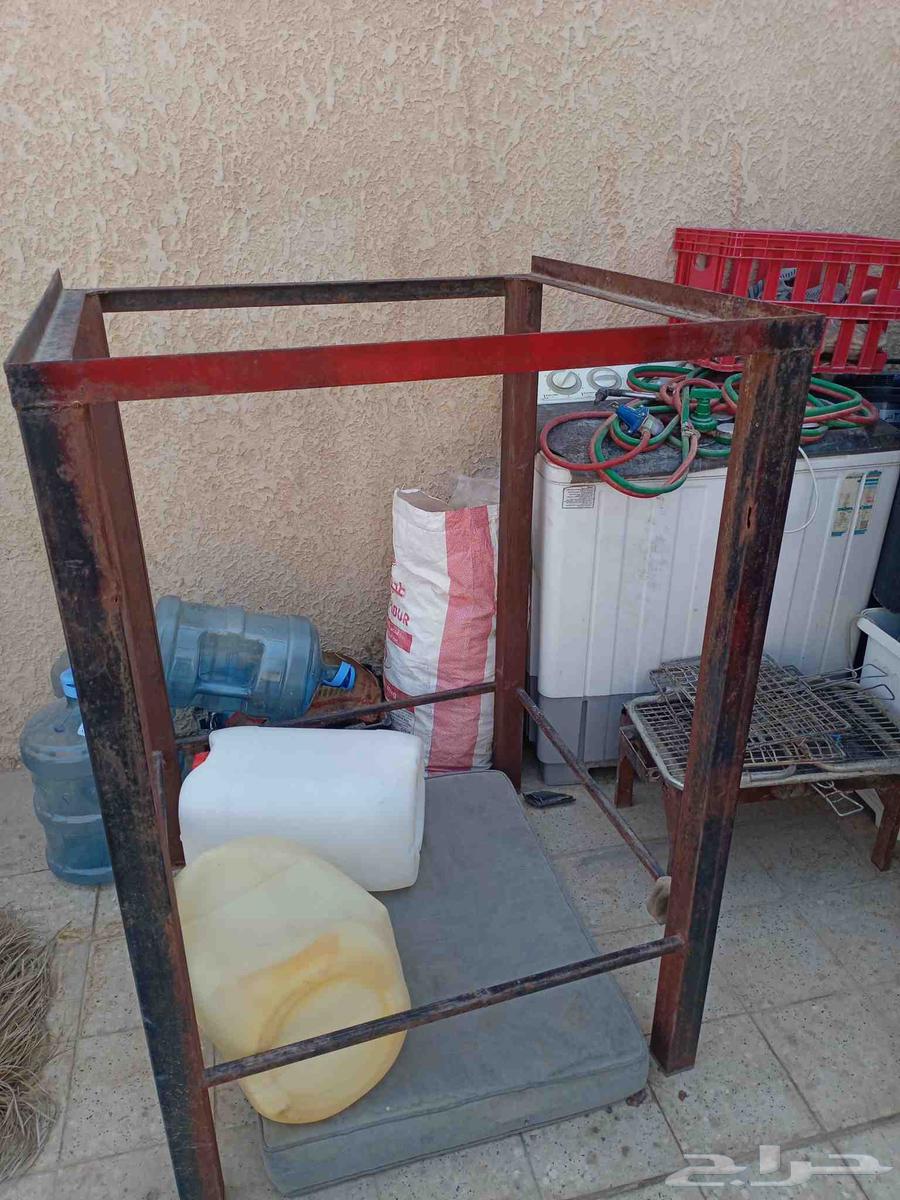 مكيف صحراوي شبه جديد مع القاعدة حقه المطلوب فيه 500 ريال64428563443585112