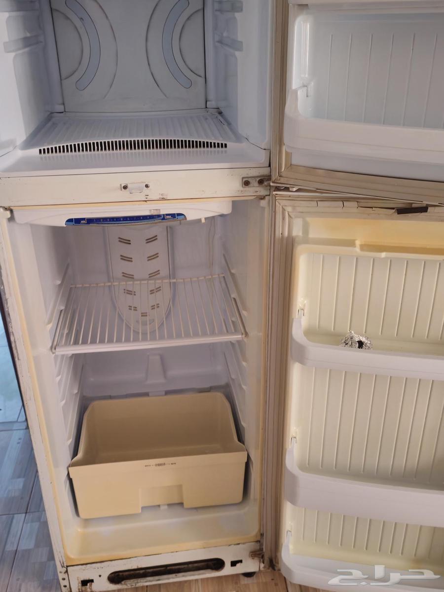 Refrigerator for sale, 16 cubic feet, working perfectly without any issues64426294989827110